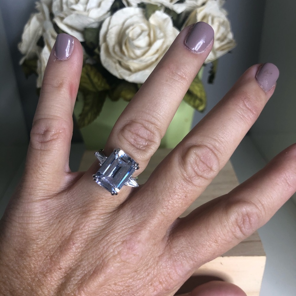 6ct Emerald cut AAA CZ 925 engagement ring - Picture 2 of 11